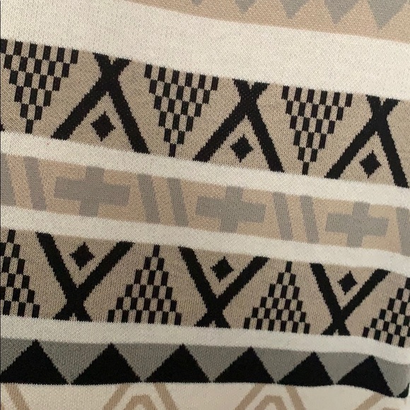 Aztec knitted Tunic - Picture 3 of 3